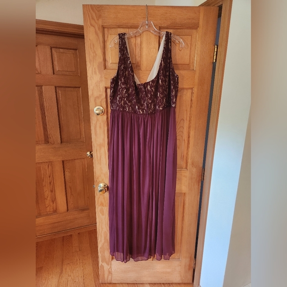 Bridesmaid Dress - Picture 3 of 8